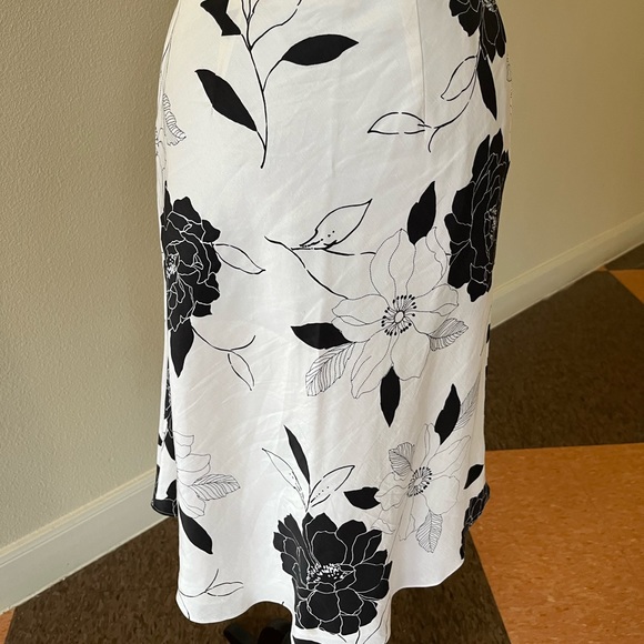 Kate Hill A-Lined Floral Skirt.Preowned - Picture 4 of 6